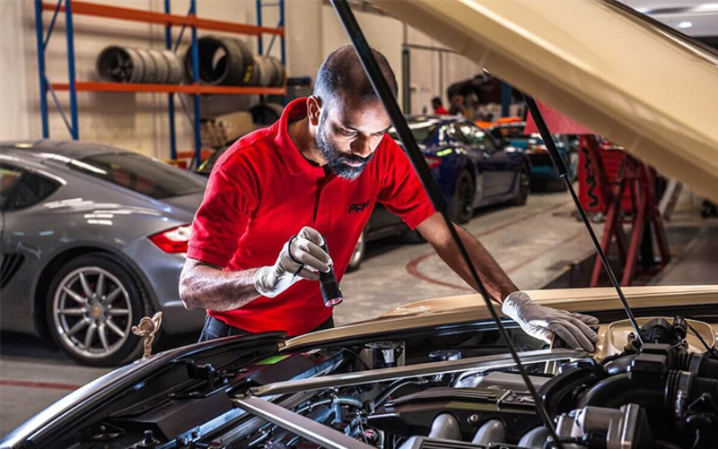 Best car repair and service center in Dubai with expert mobile mechanics