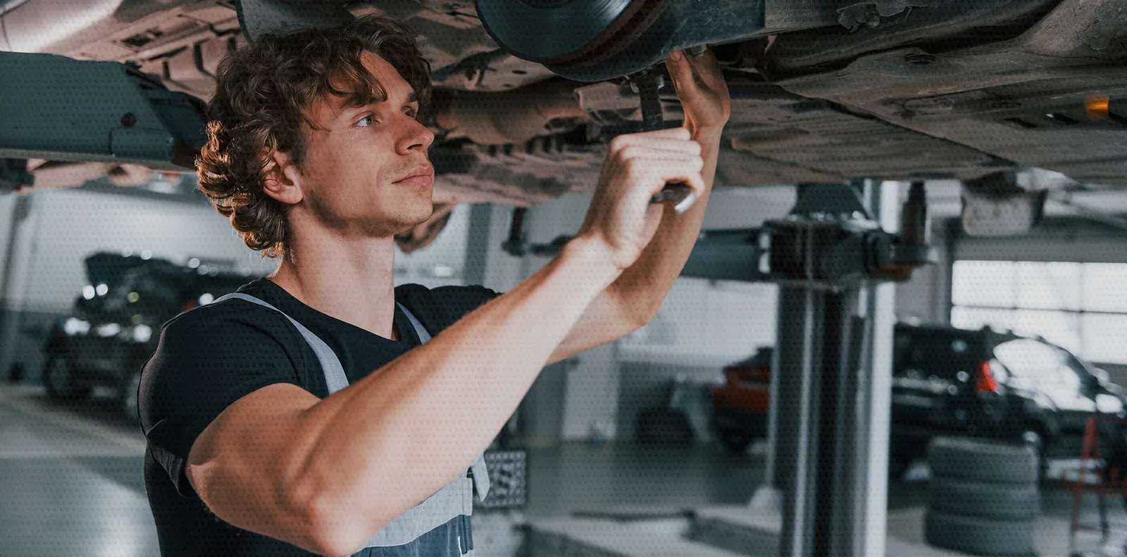 Emergency Car Service at Home in Dubai | Car Garage Home Service LLC